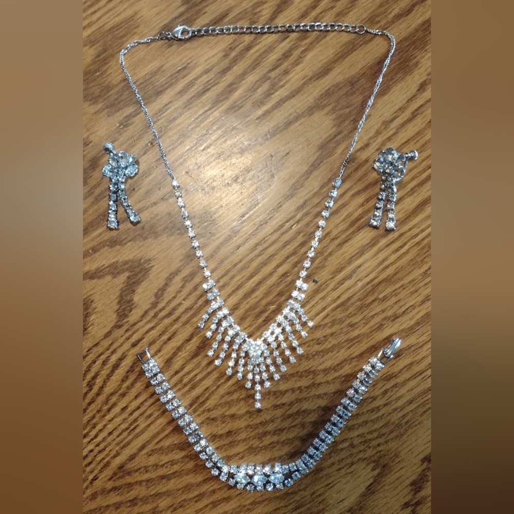 Vintage 50s, 60s, 80s RHINESTONE JEWELRY SET!